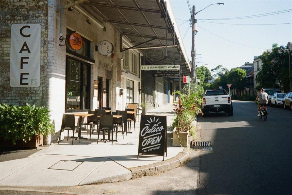 Accurate restaurant information on Google Maps helps local diners find and book a table easily.